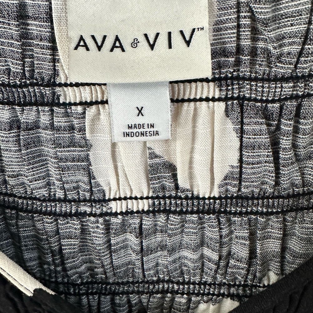 Black and White Dress with Gathered Edge